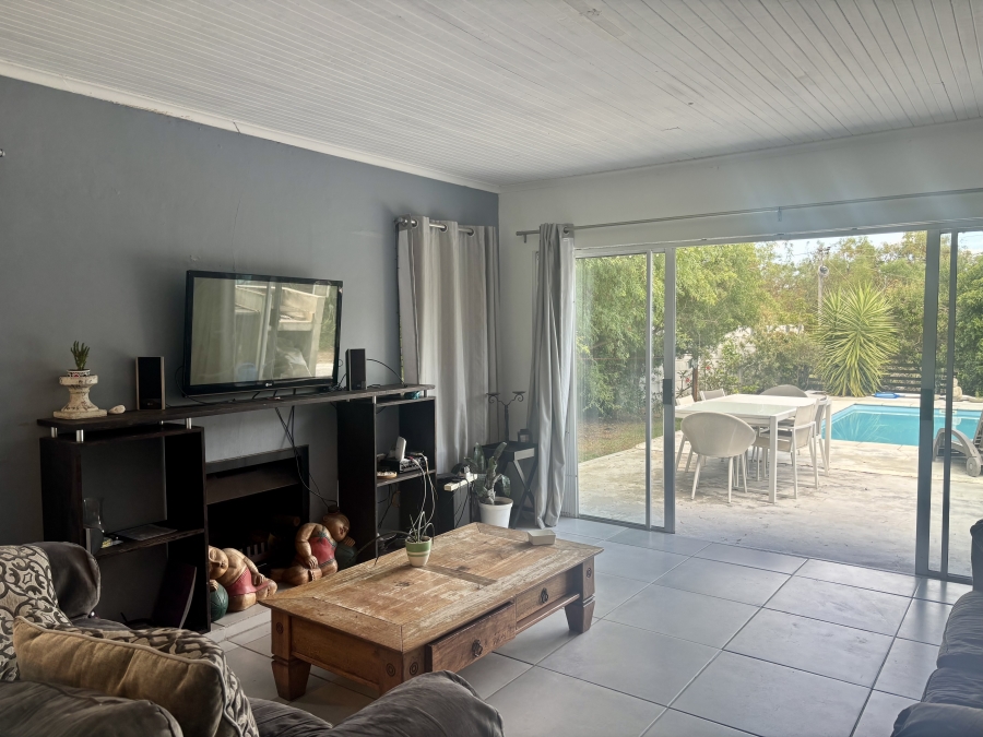 4 Bedroom Property for Sale in Sandbaai Western Cape